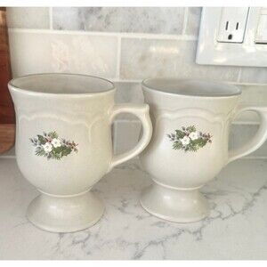 Set of 2 Christmas Heirloom Pedestal Coffee Mugs